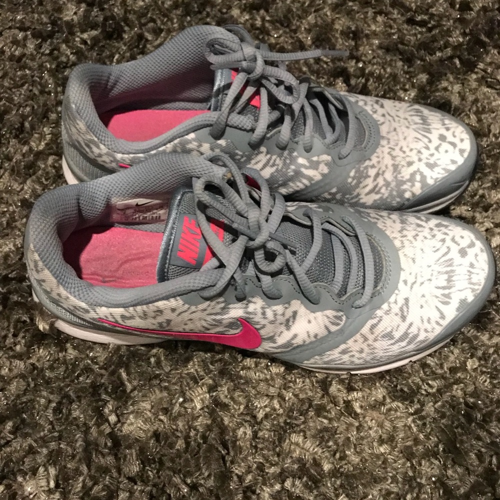 Nike Tennis Shoes